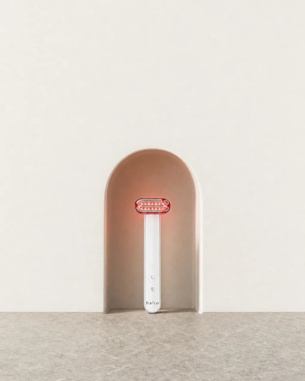 Halio Red Light Therapy Device, two tone caps headline standing product pill