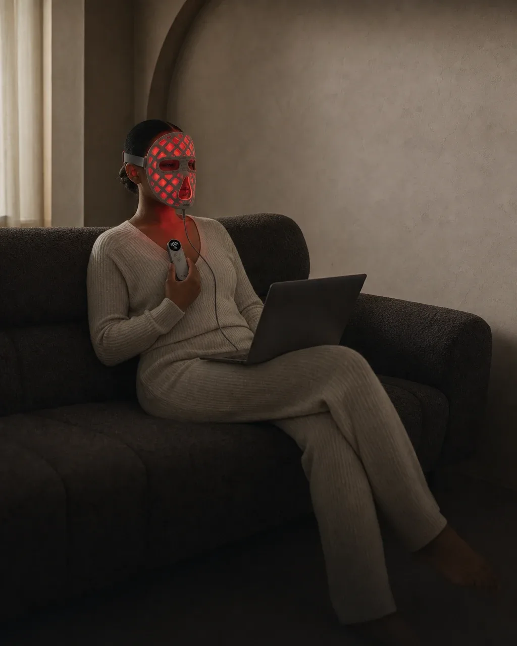 Halio PureGlow Ultralite Silicone LED Face Mask Pro, italic kicker caps proof word rule body dark fad